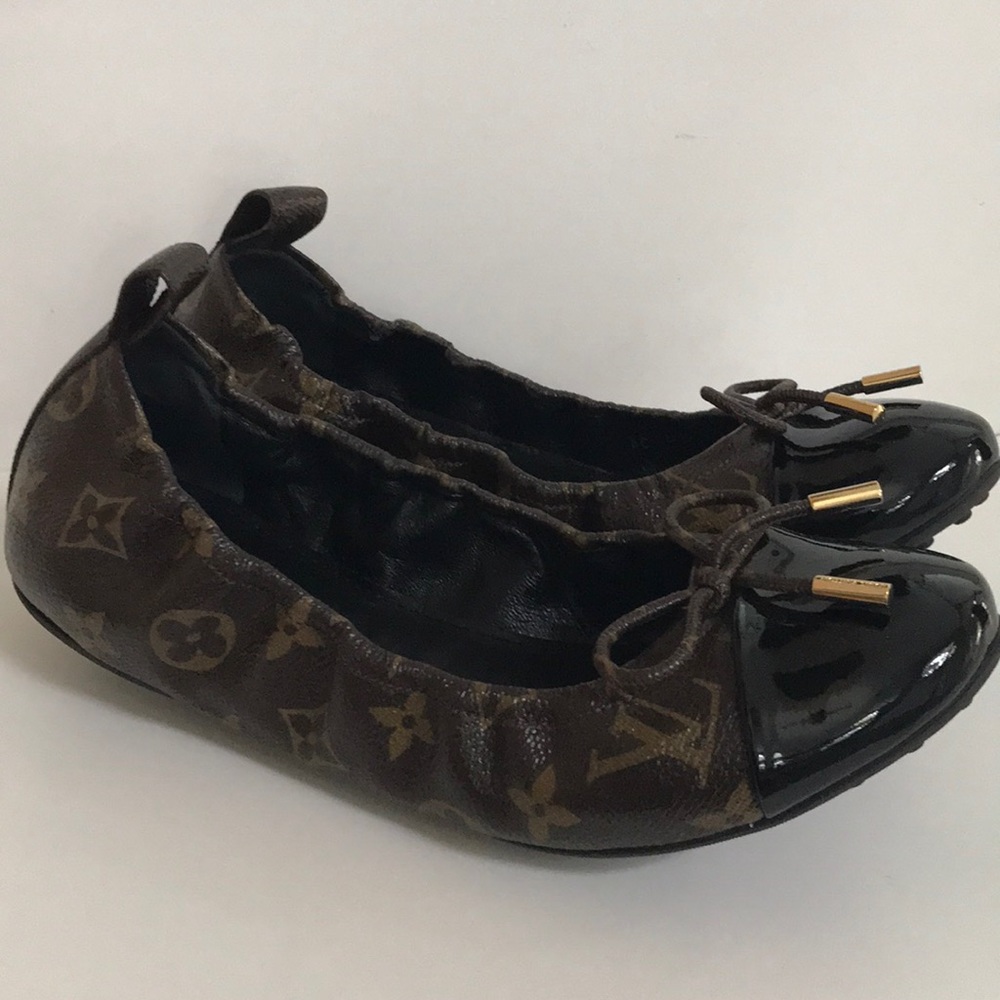 Women ballerina flats